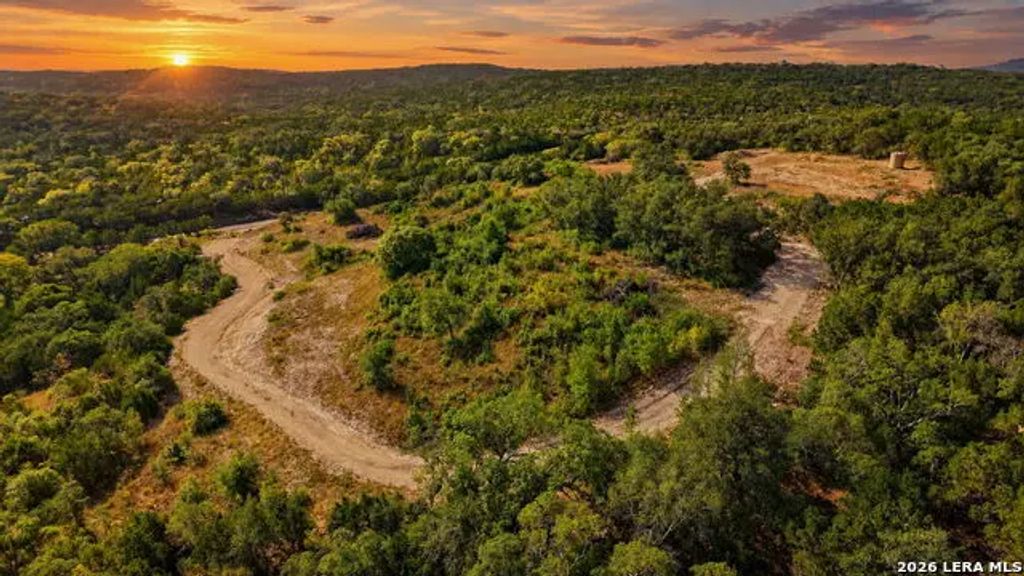 2040 Park Road 37, Helotes