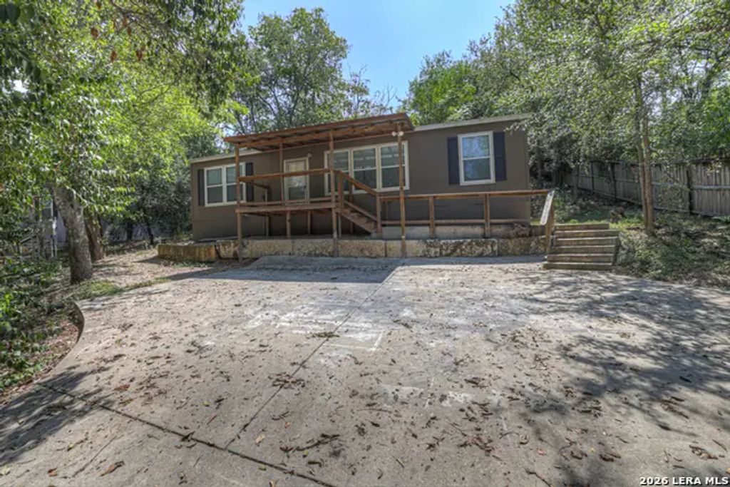 167 Deer Ln, New Braunfels