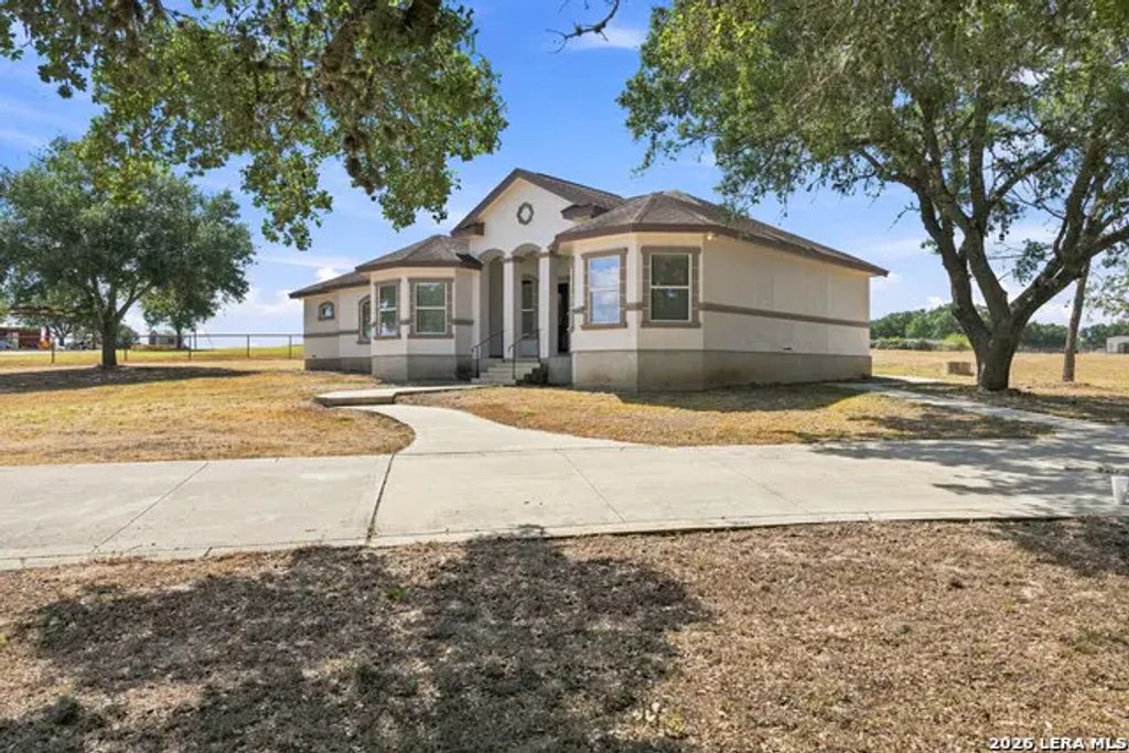 353 Big Oak Dr, Adkins
