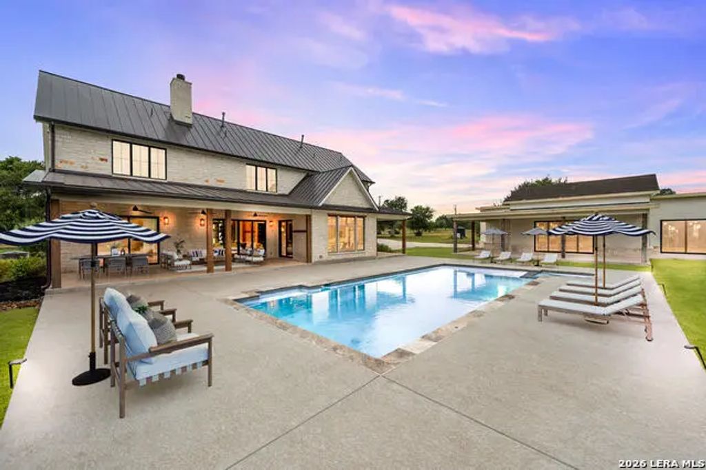 1170 Herbelin Rd, New Braunfels