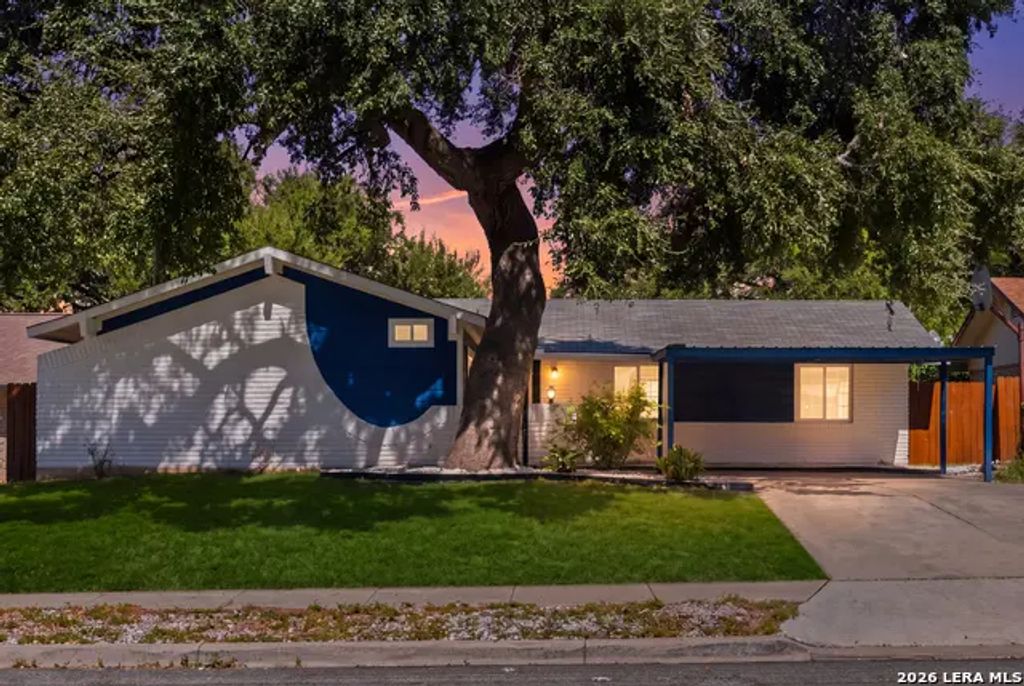 7423 Meadow Hl, San Antonio