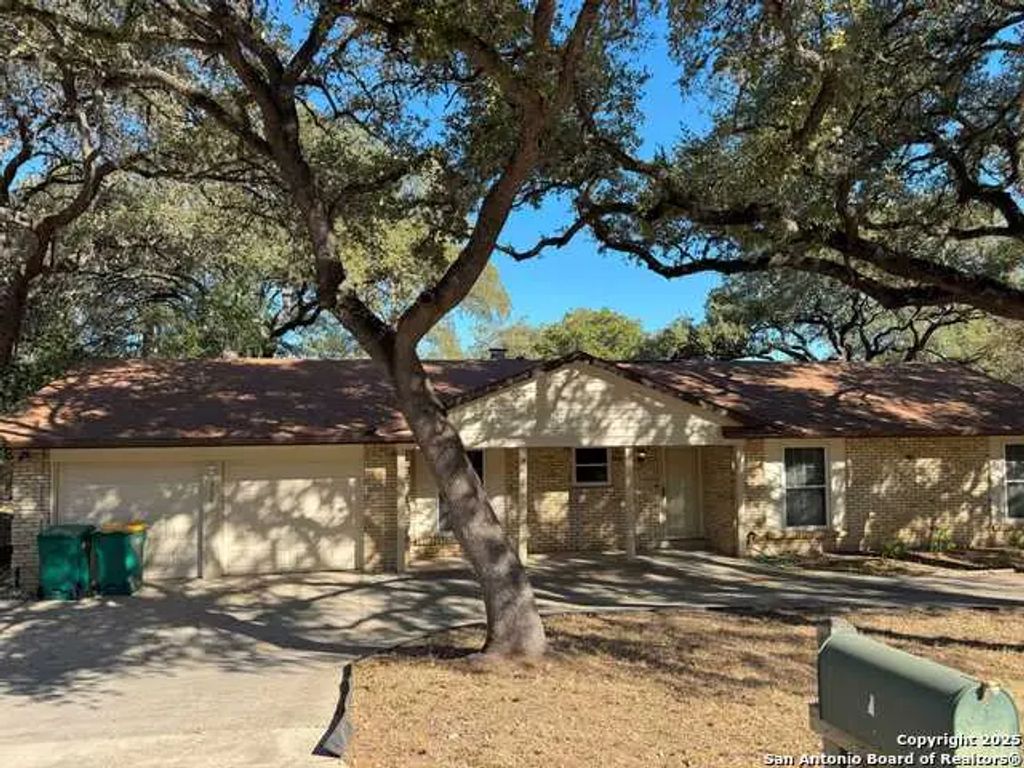 1256 Cibolo Tr, Universal City