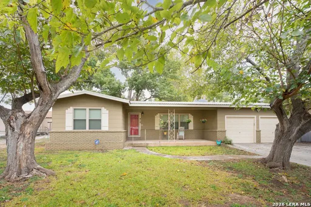 818 Mary Blvd, New Braunfels