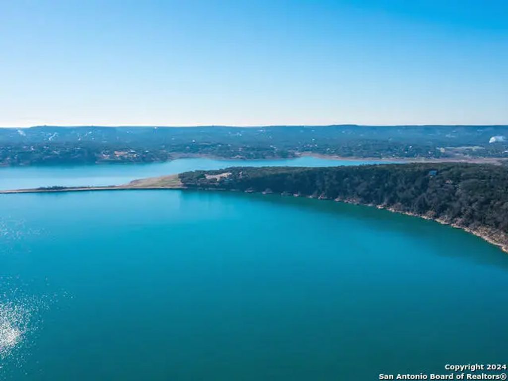 1107 Whispering Hills, Canyon Lake