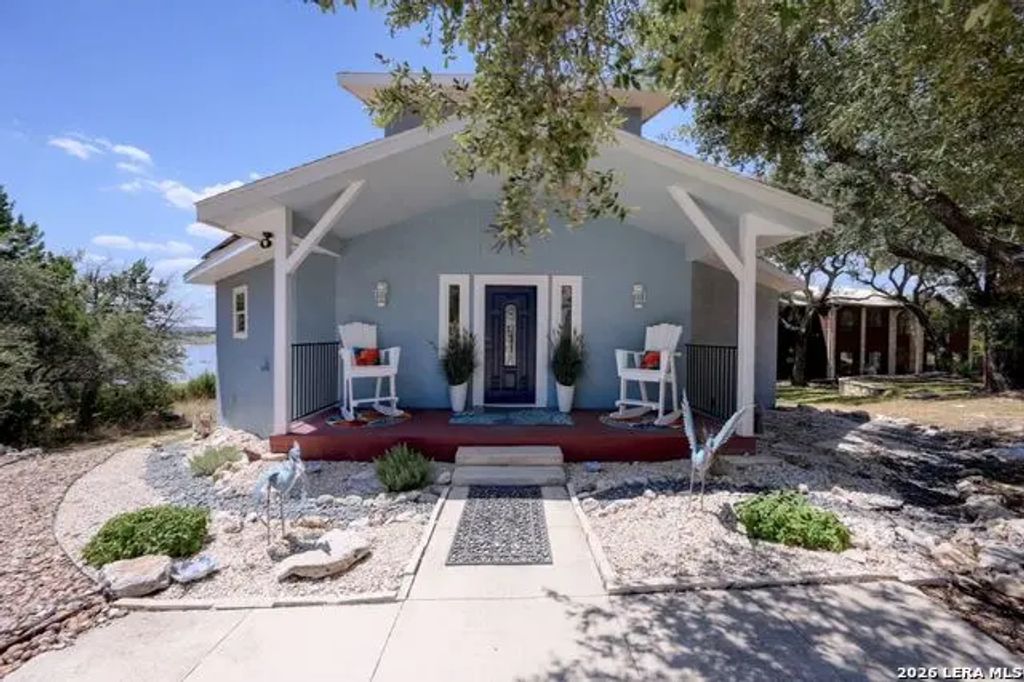 3811 Potters Creek Rd, Canyon Lake