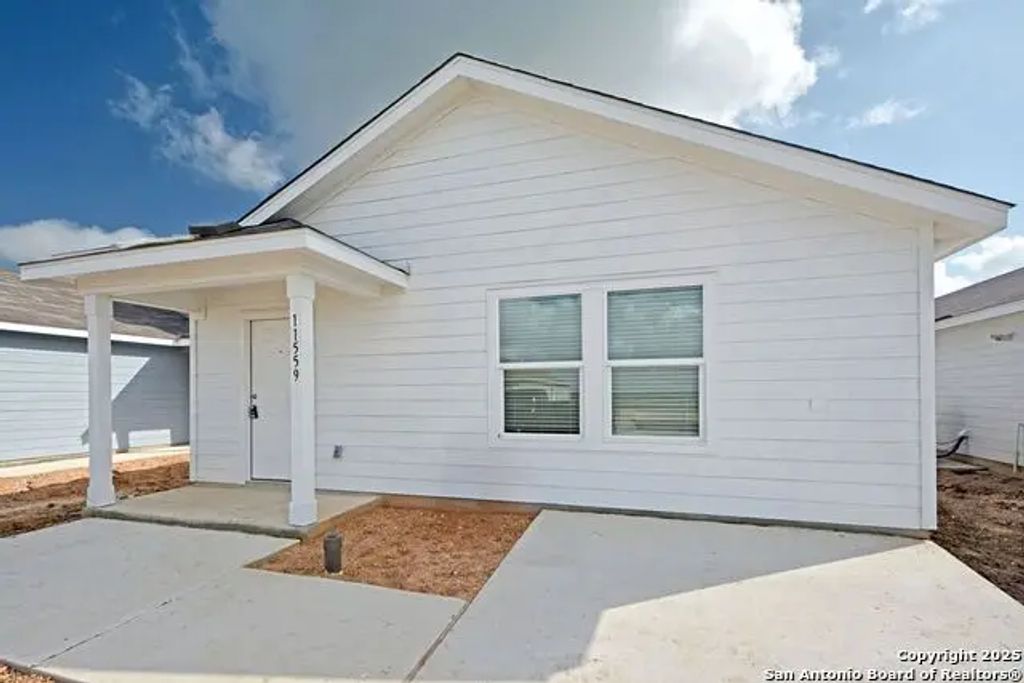11559 Field Briar, Converse