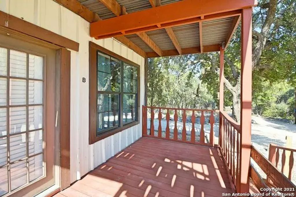 1155 Fm 2722 1102, New Braunfels