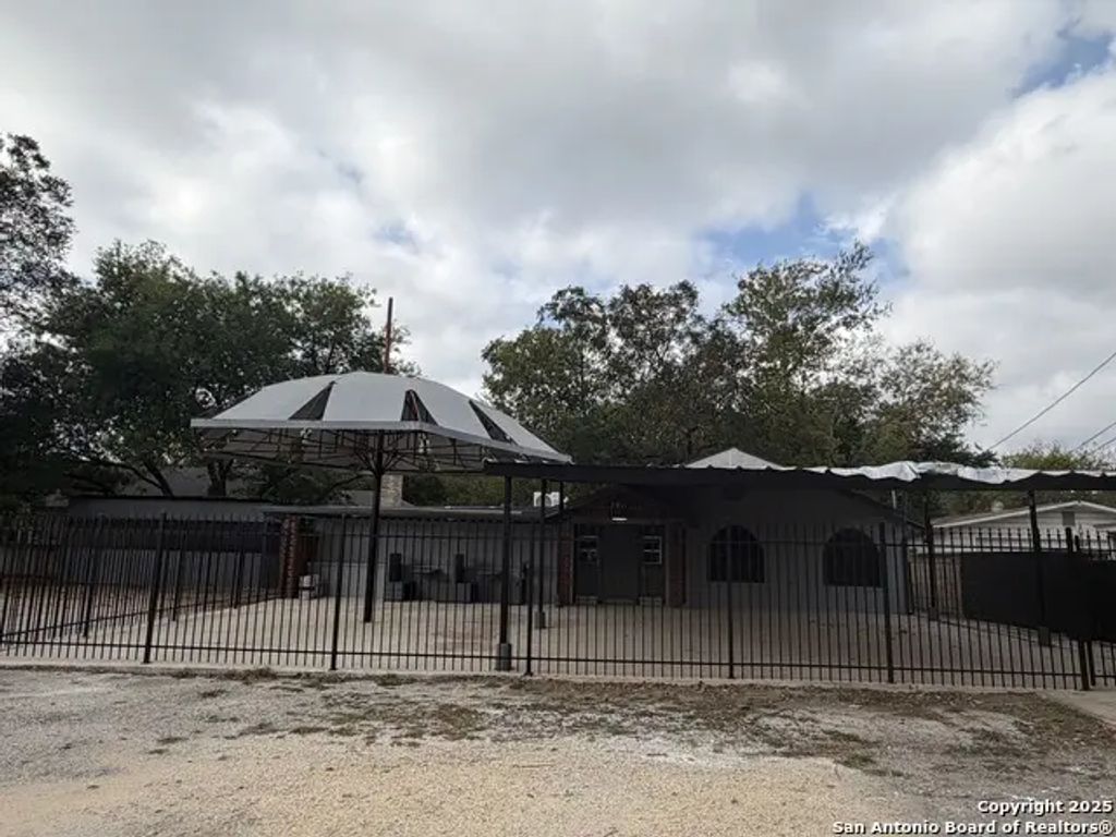 2011 Mission, San Antonio