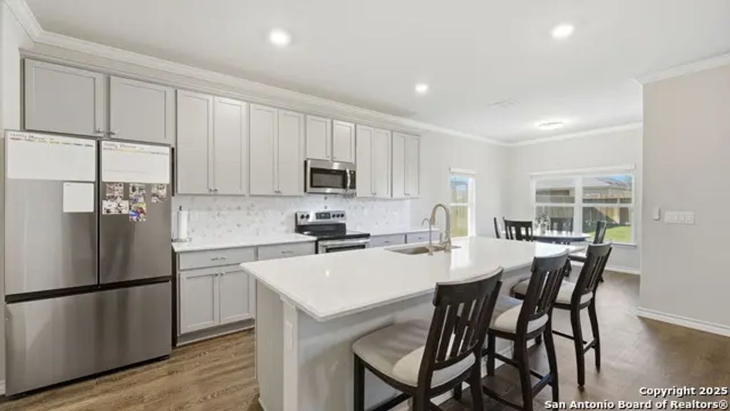 266 Rolling Hls, New Braunfels