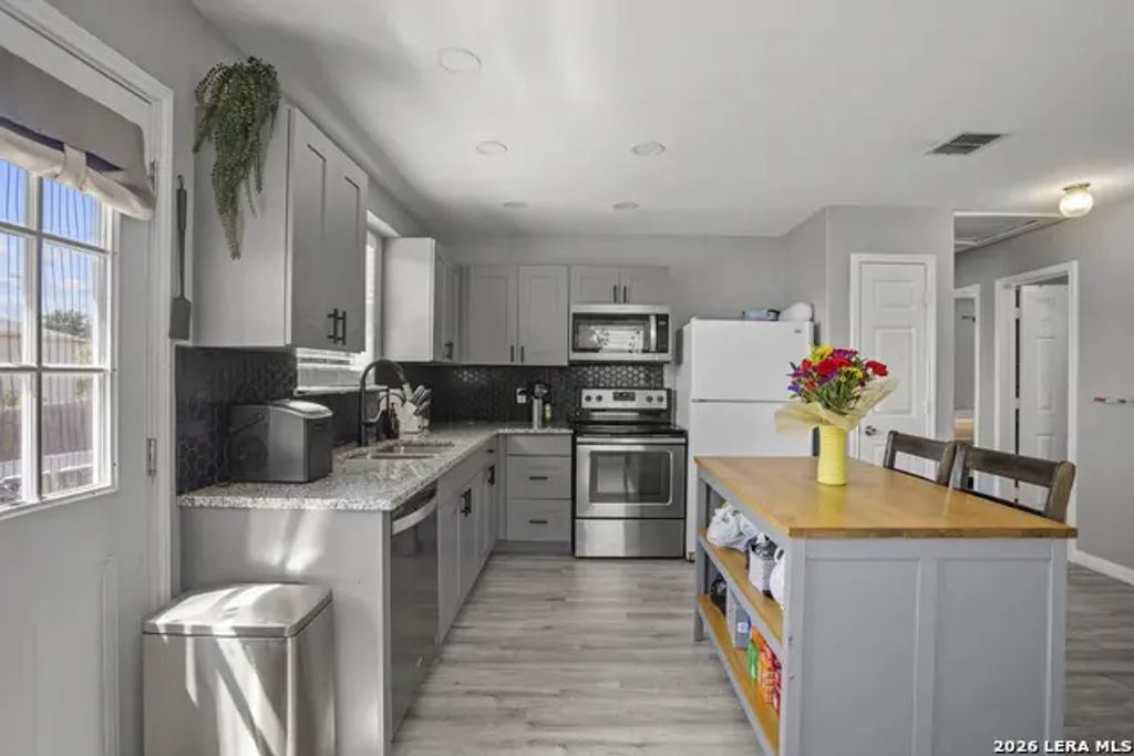 5923 Fox Cyn, San Antonio