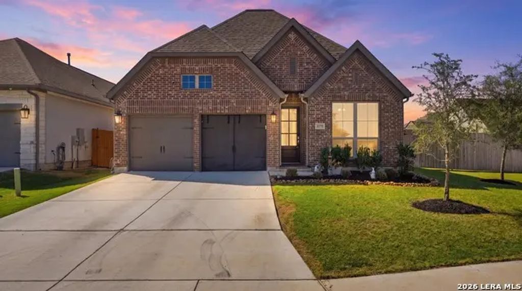 2037 Creekview, Seguin
