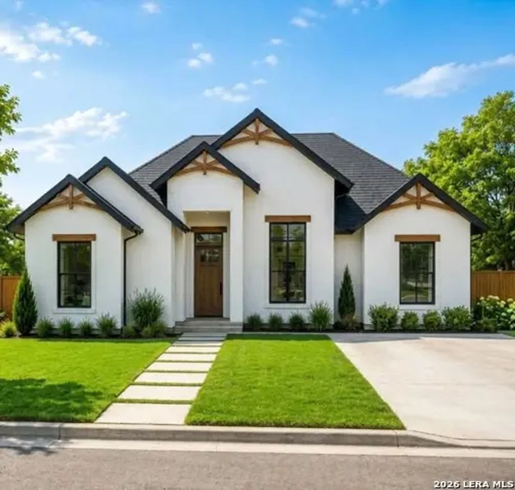 2224 Rio Sabinas, Eagle Pass