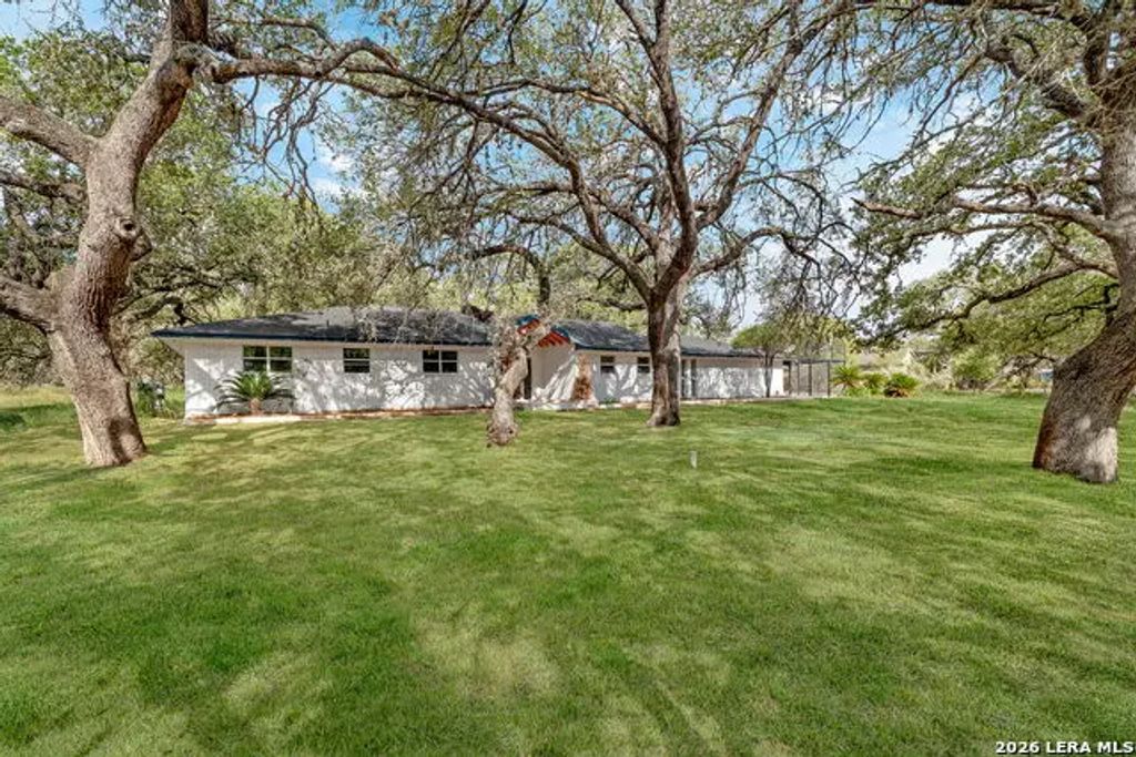 109 Live Oak Dr, Pleasanton