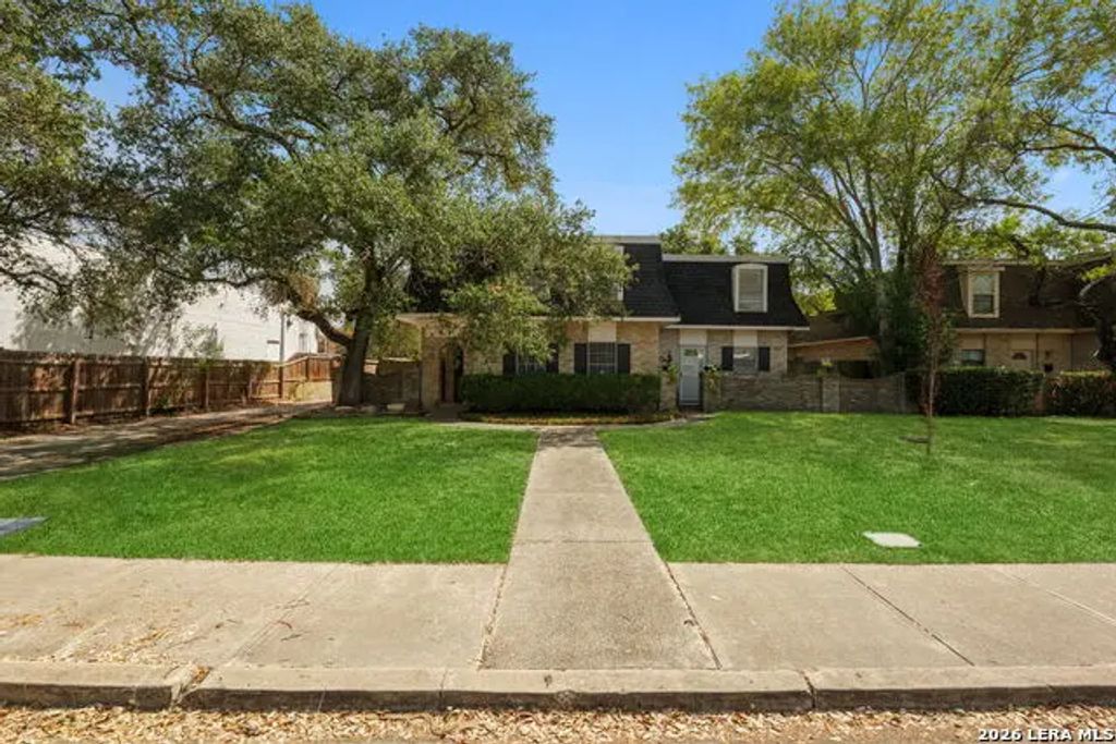 358 E Terra Alta Dr, San Antonio