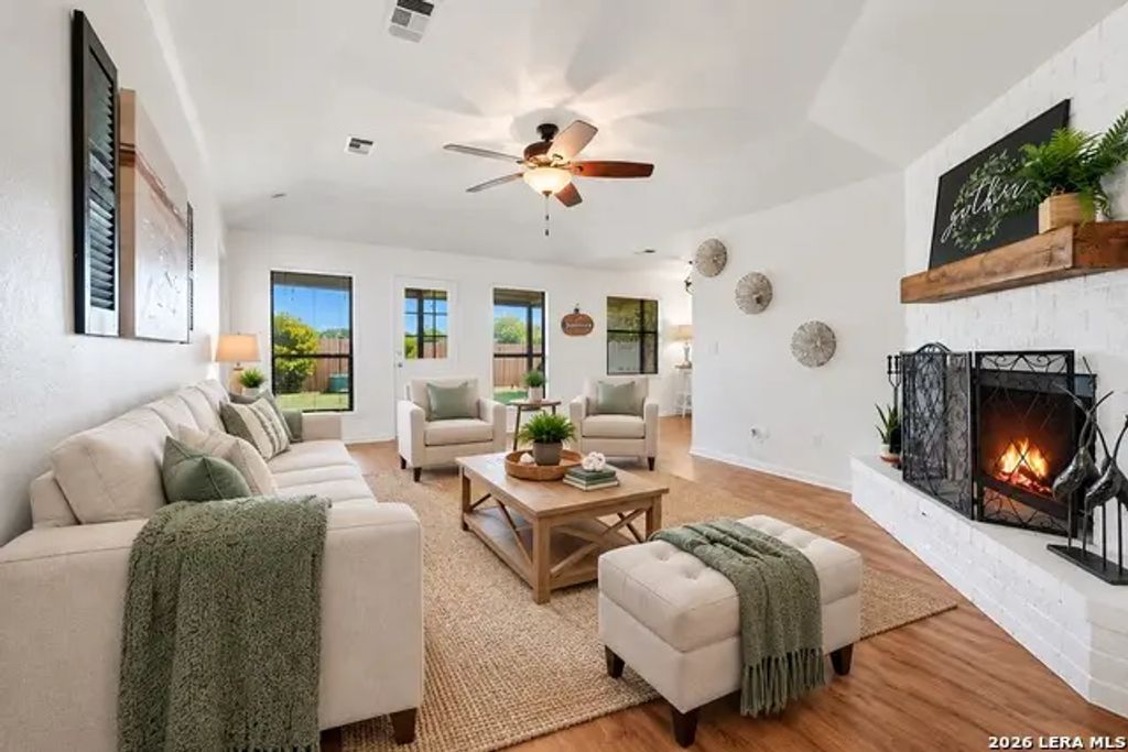 963 Seminole Dr, New Braunfels