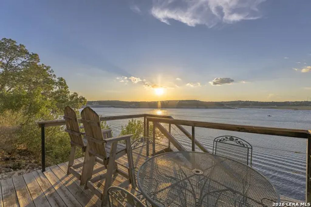 447 Private Rd 2610, Mico