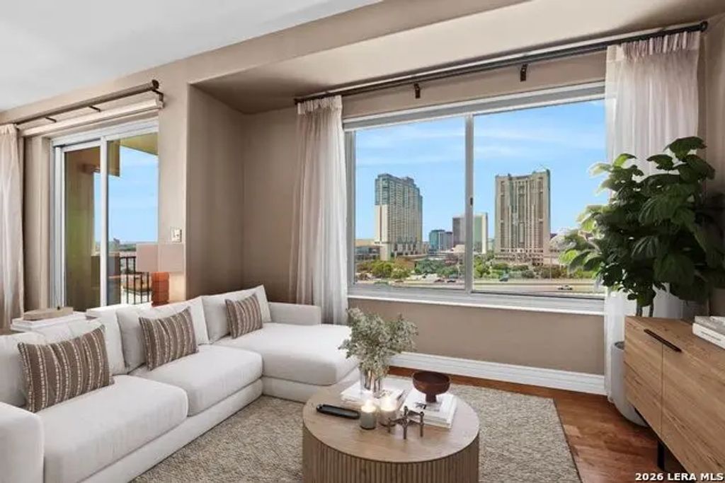 215 Center St 807, San Antonio