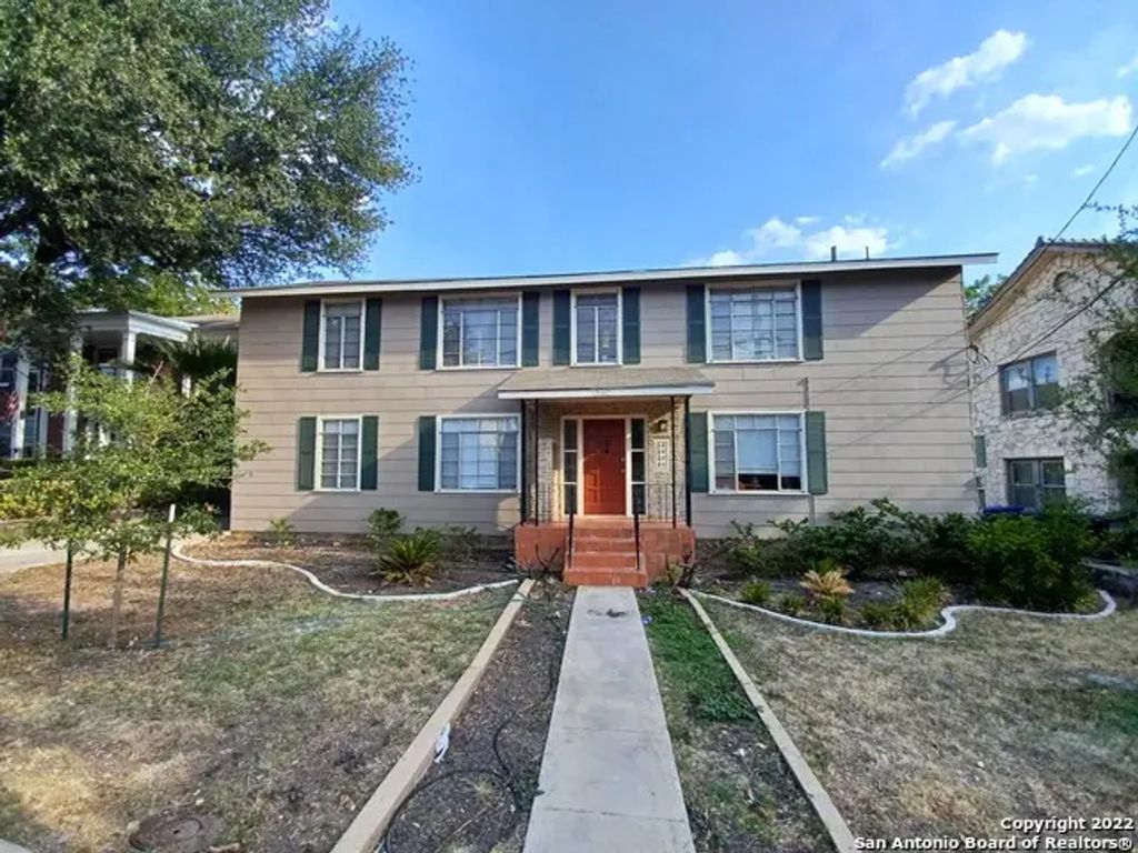 710 W French Pl 3, San Antonio