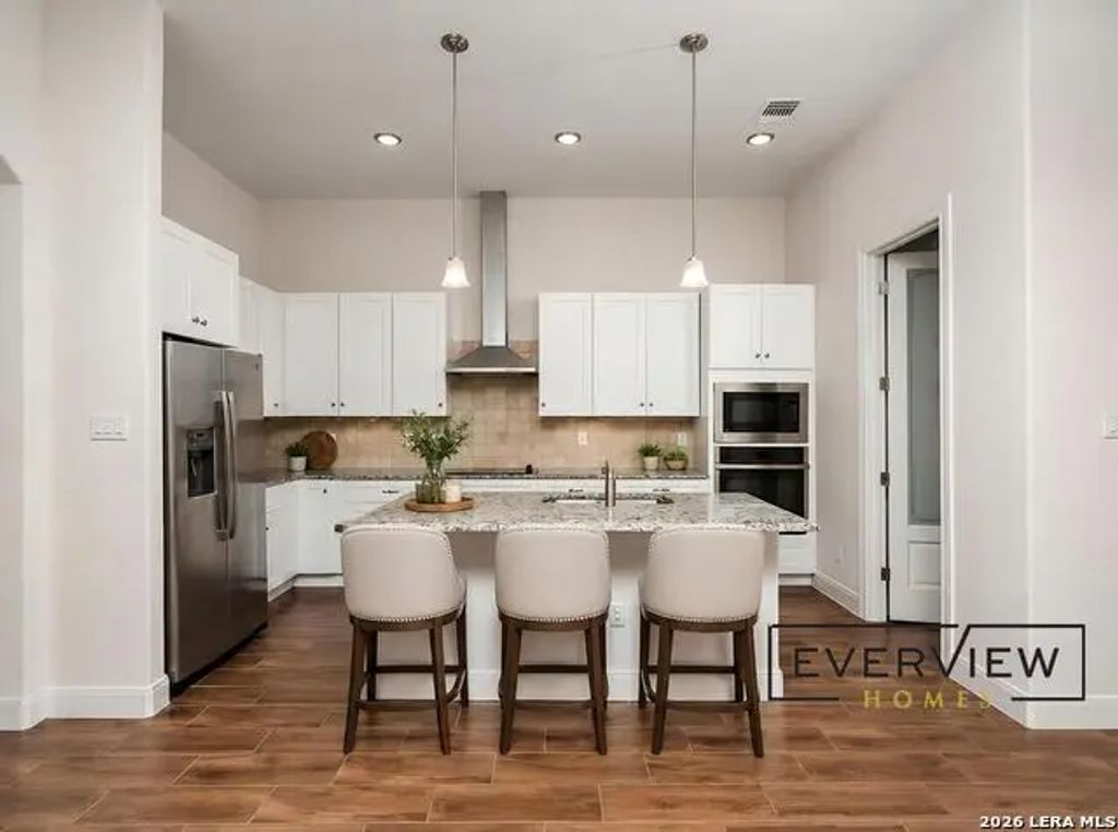 530 Carriage House 42, Spring Branch
