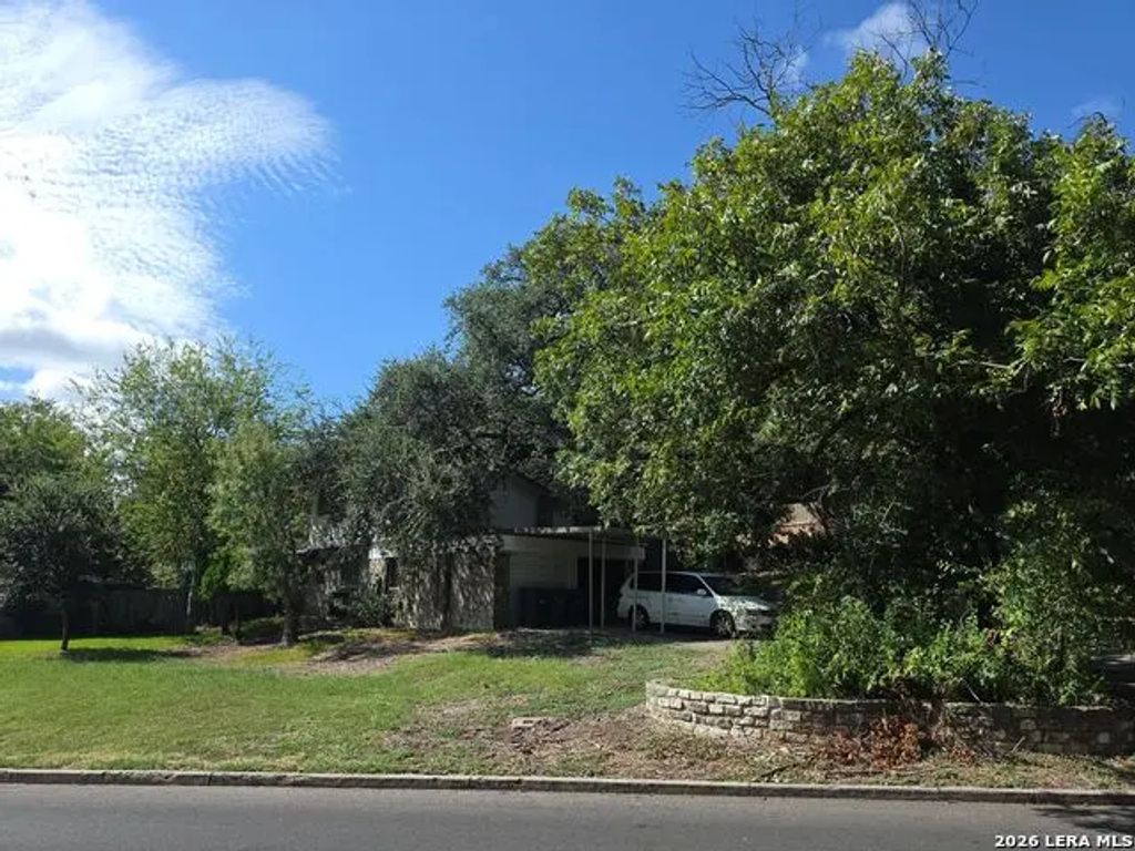 5602 Charlie Chan Dr, San Antonio