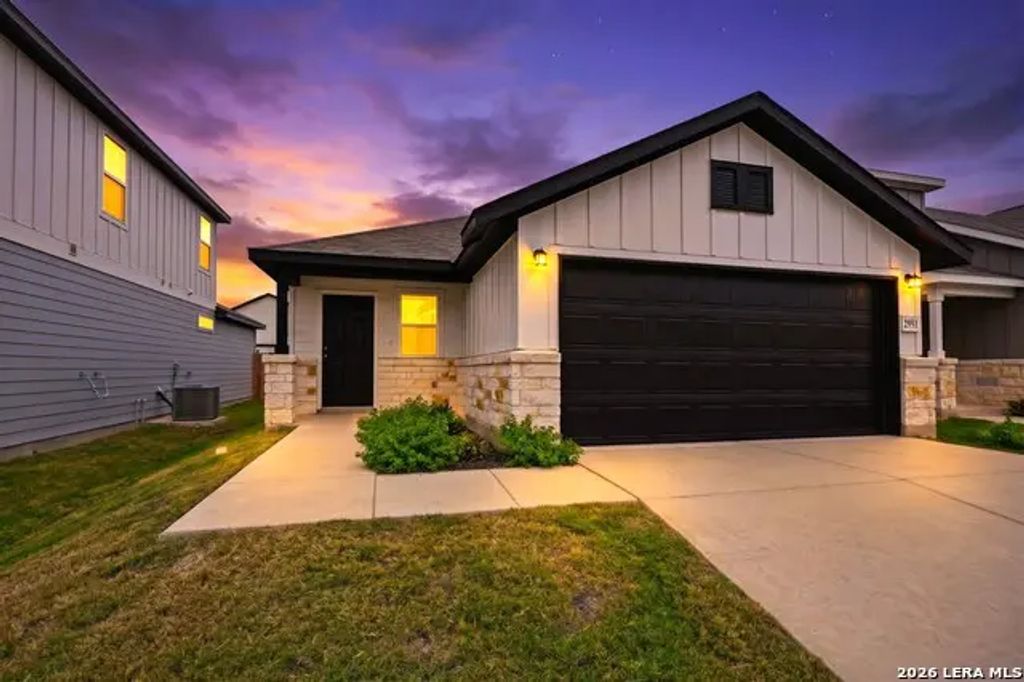 2951 Water Lotus, New Braunfels