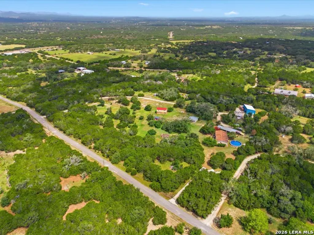 443 Oak Hills Rd, Pipe Creek