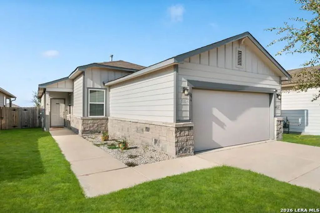 4023 Ivy Path, St Hedwig