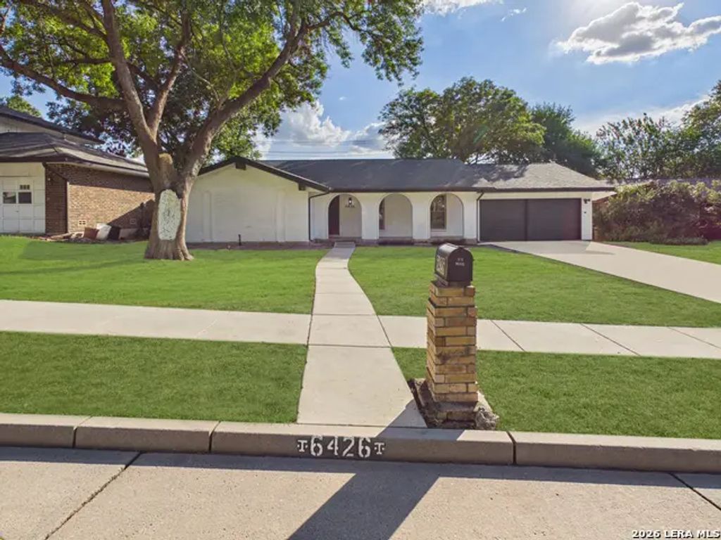 6426 Handsome Lake Dr, Leon Valley