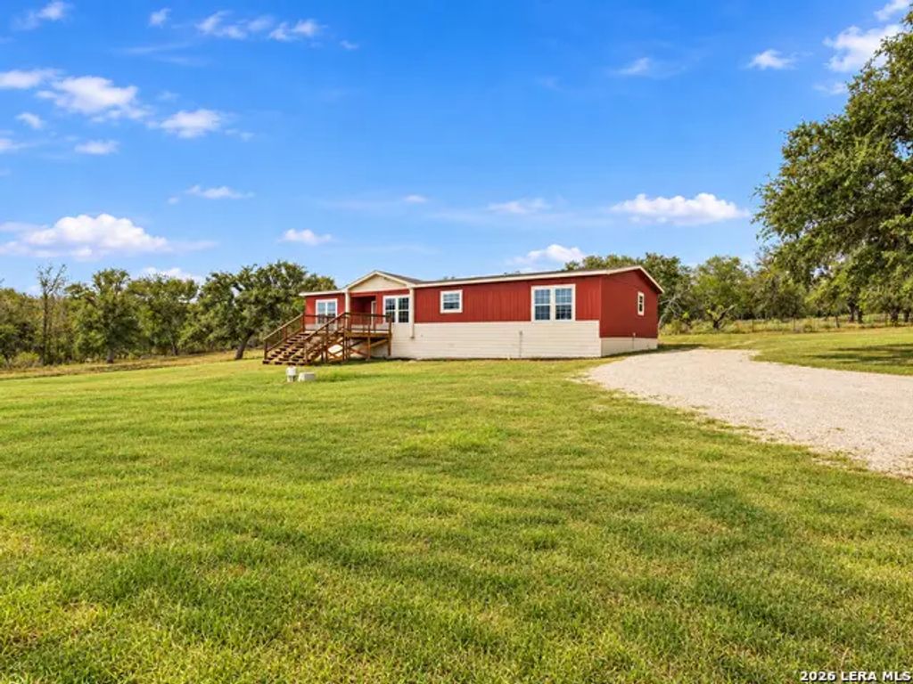 2189 Hickory Forrest Dr, Seguin