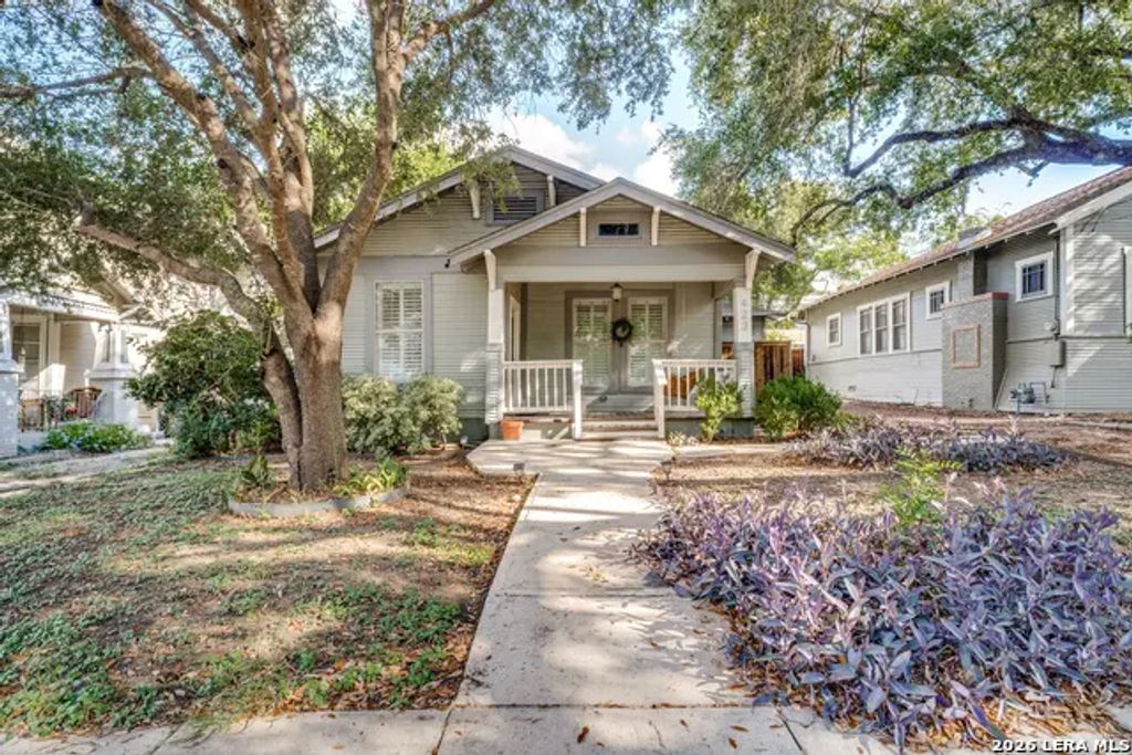423 Queen Anne Ct, San Antonio
