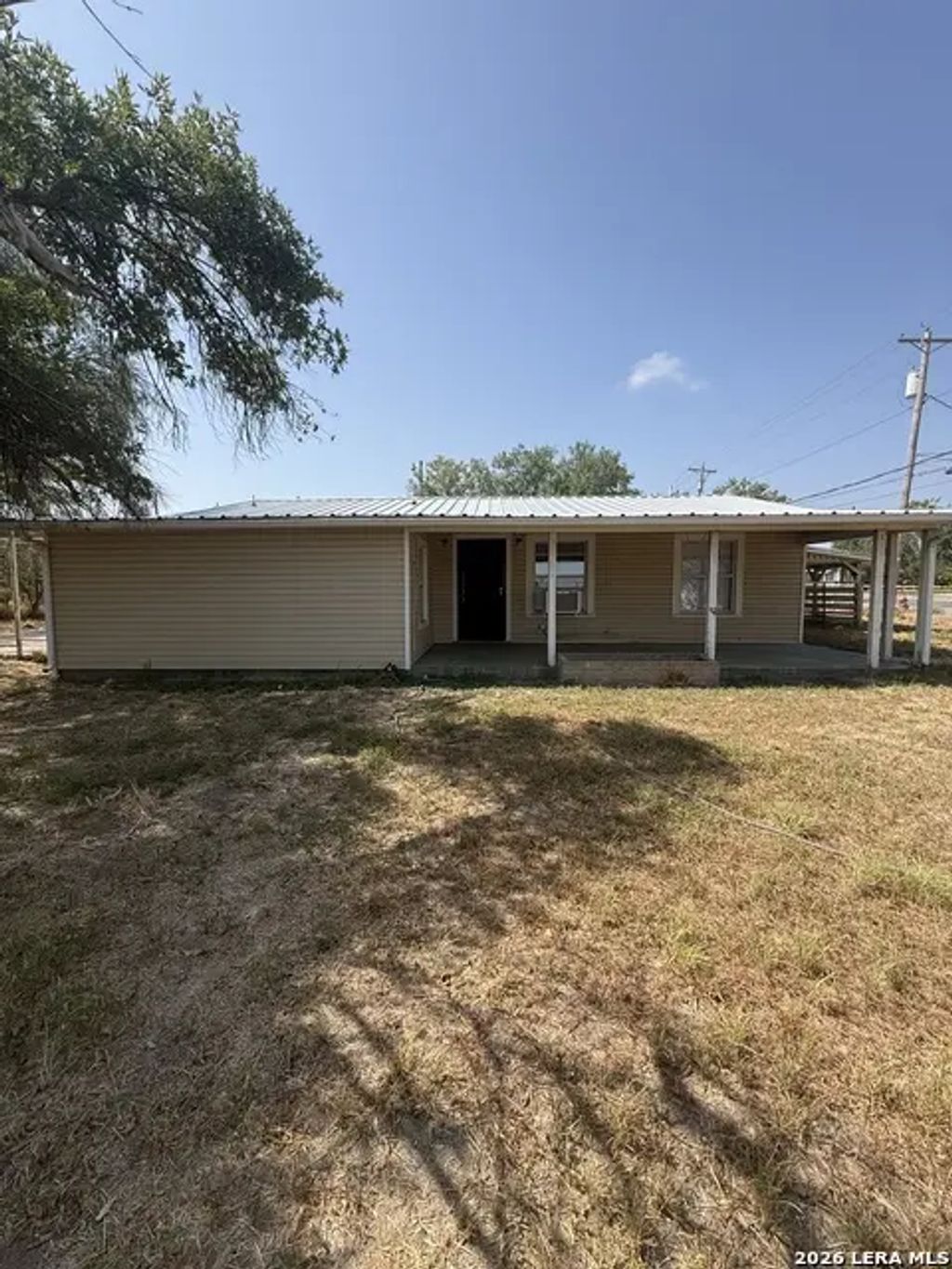 505 S 5th St, Carrizo Springs