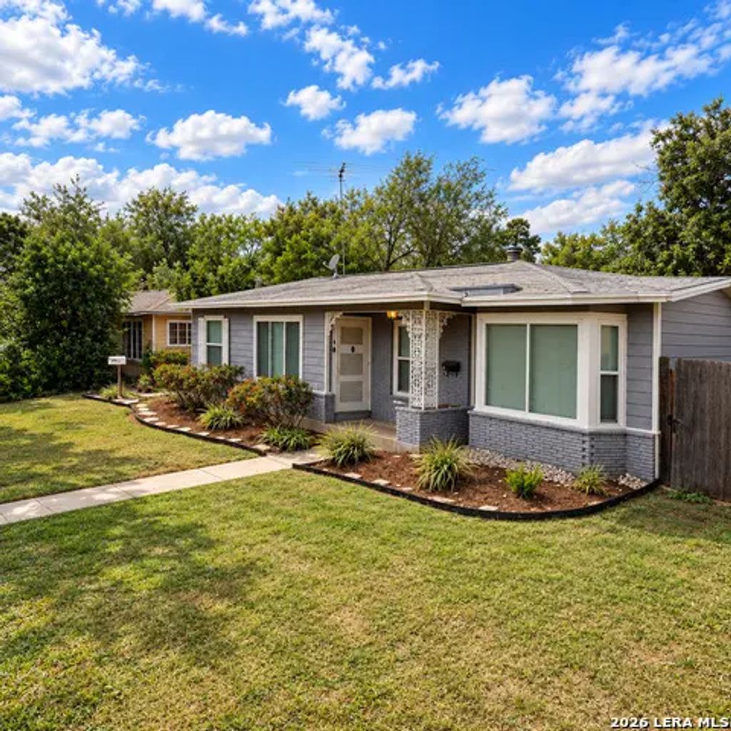 311 Karen Ln, San Antonio