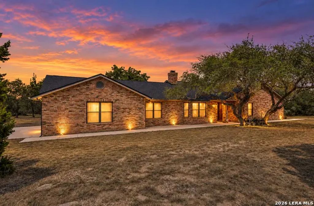 32976 Stahl Ln, Bulverde