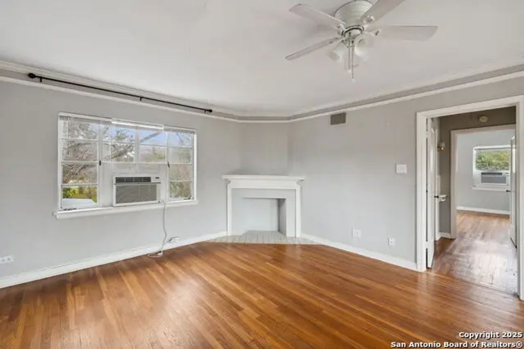 515 E Olmos Dr 4, Olmos Park