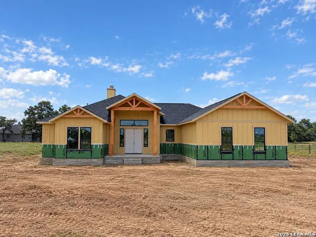 123 Pradera Ridge Drive, Floresville