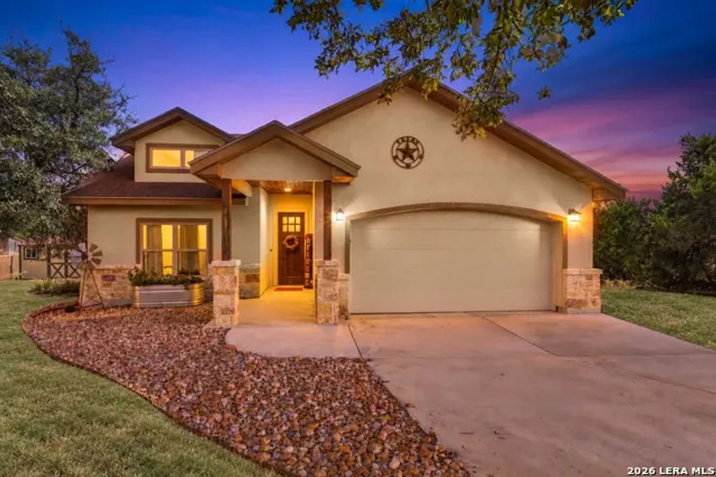 1773 Desiree St, Canyon Lake
