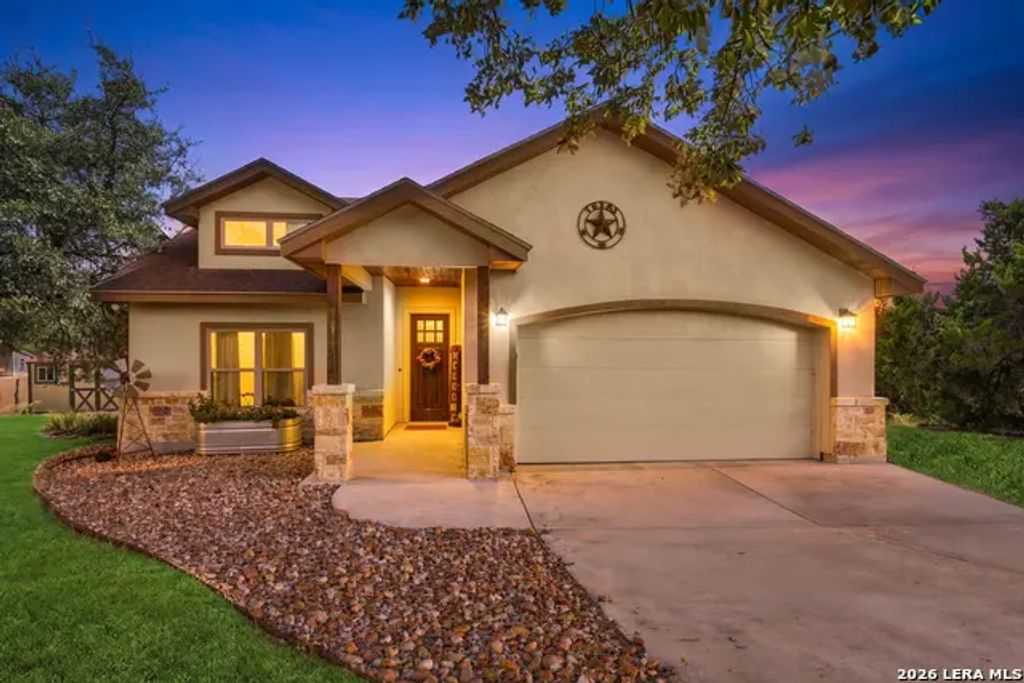 1773 Desiree St, Canyon Lake