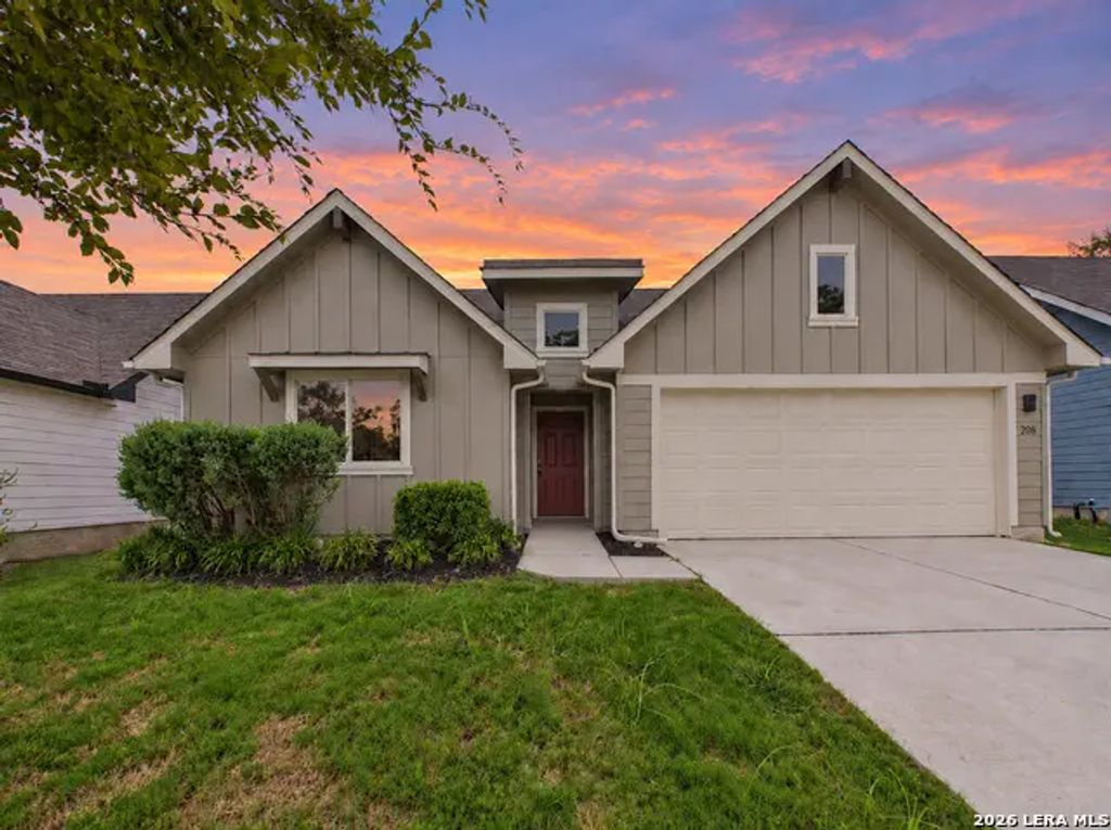 208 Ida Loop, Seguin