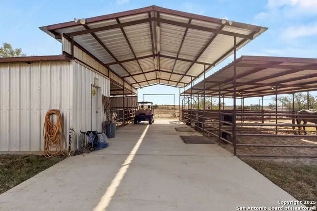 10055 Fm 467, Seguin