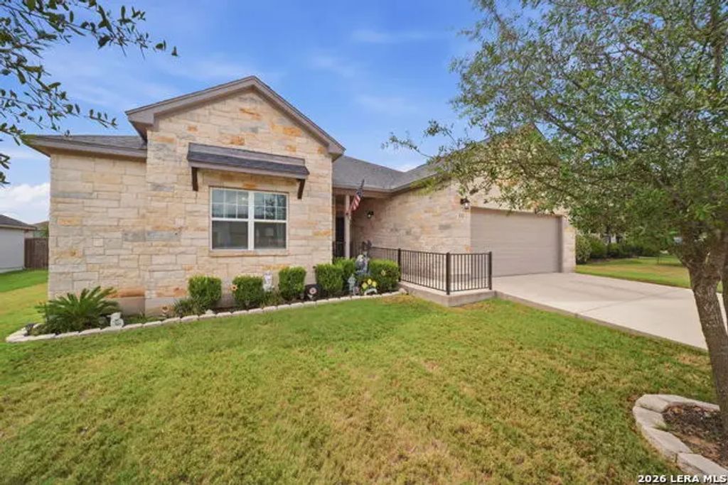 133 Grand View, Floresville