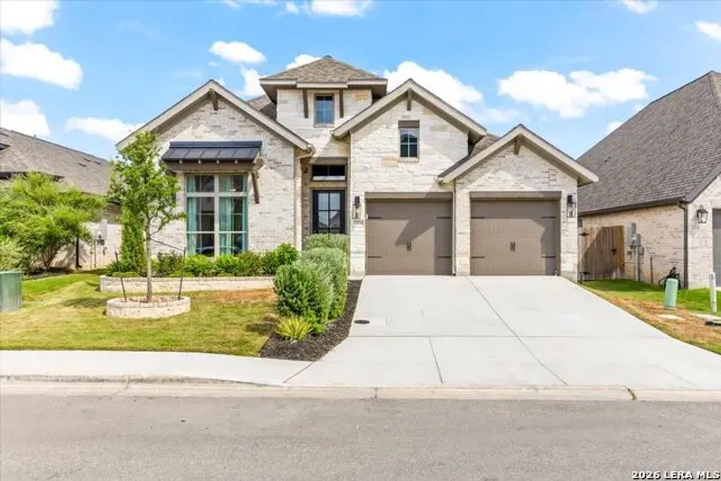 1704 Field, Seguin