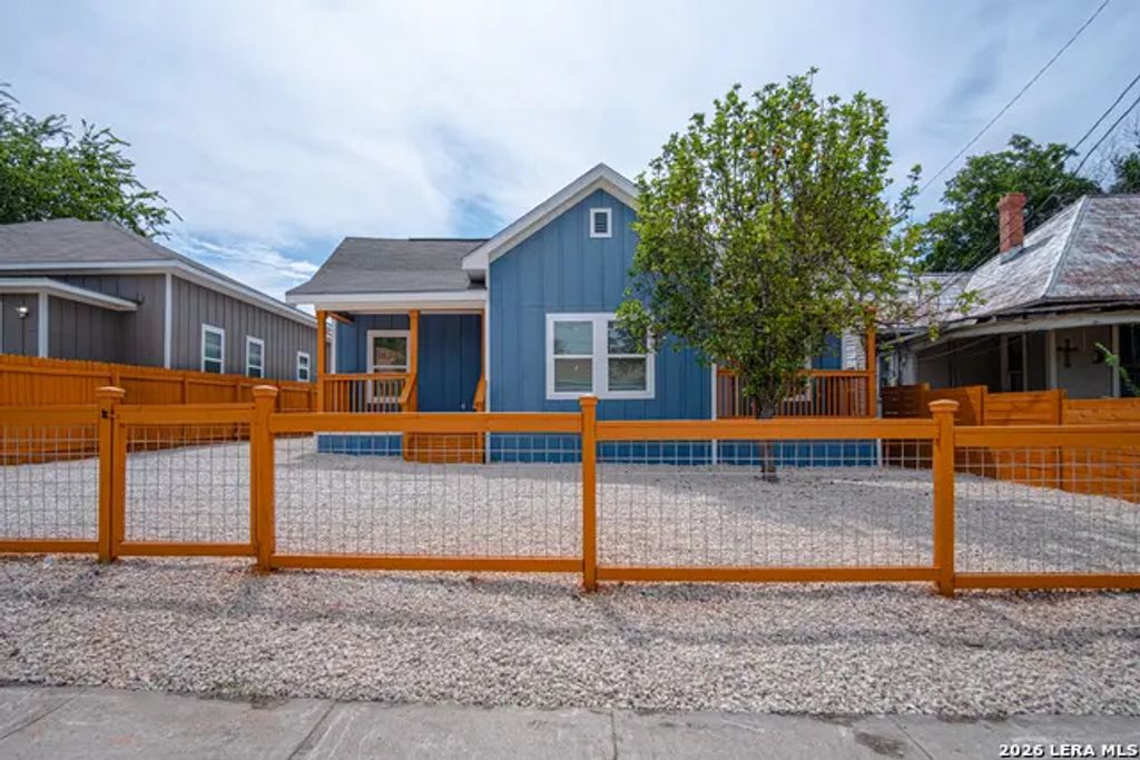 614 Montana St, San Antonio