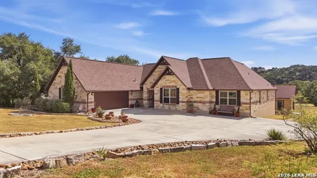 545 Mystic Shores Blvd, Spring Branch