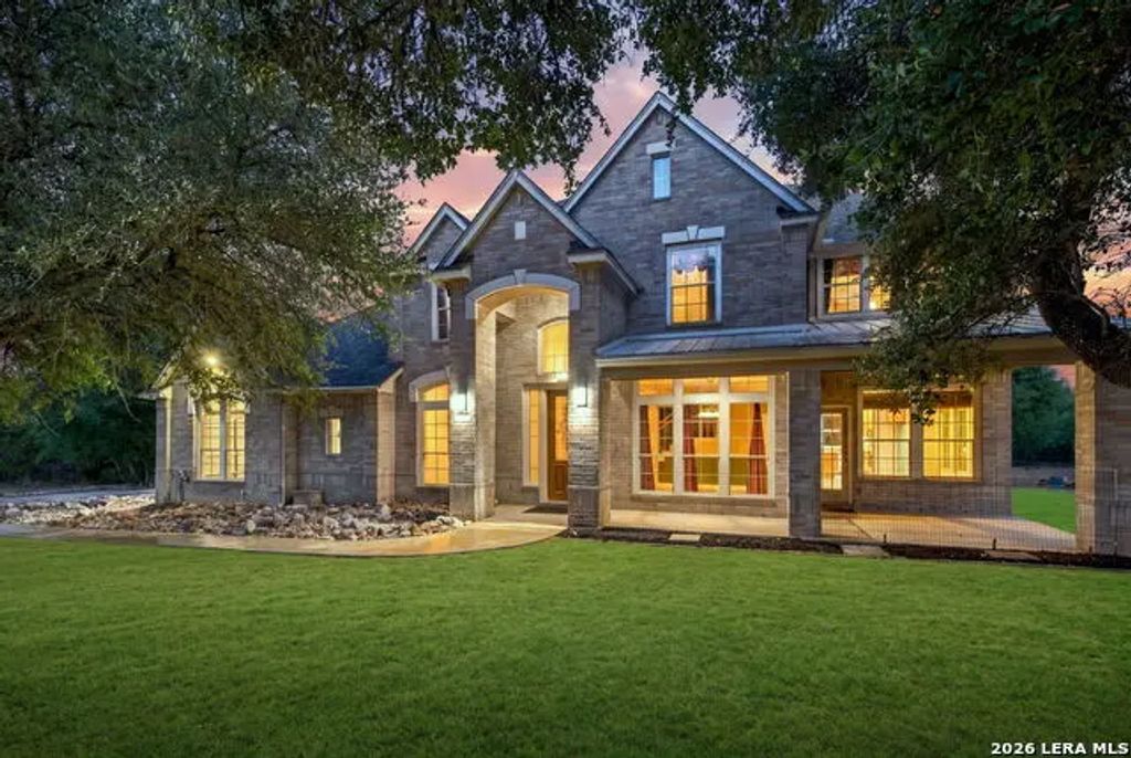 289 Lone Creek Cir, New Braunfels