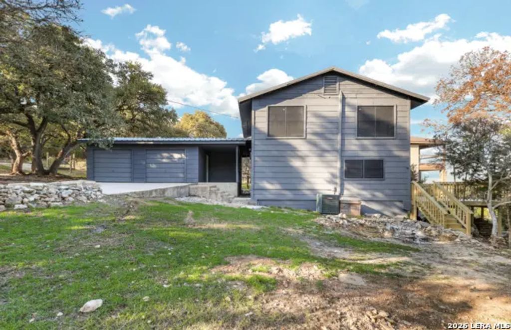 1122 Oakridge Ln, Canyon Lake