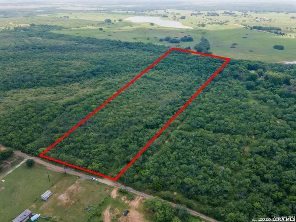 452 Ramos Ln, Floresville