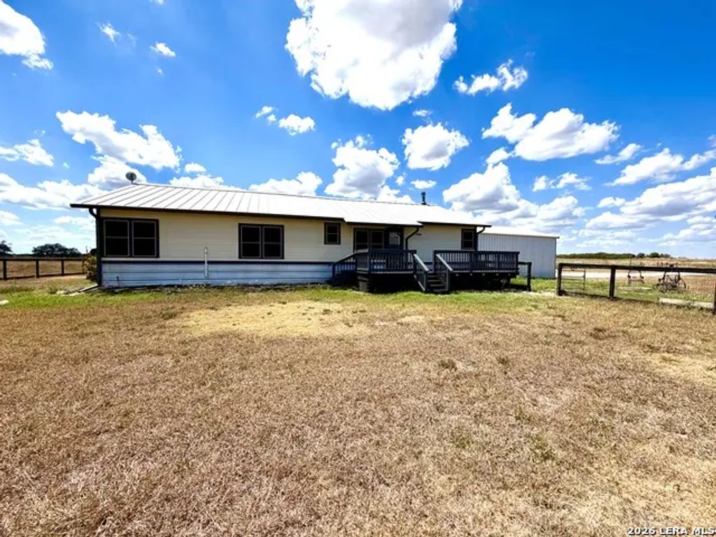 811 County Road 213, McCoy