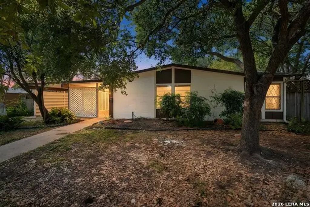 238 Pinewood Ln, San Antonio