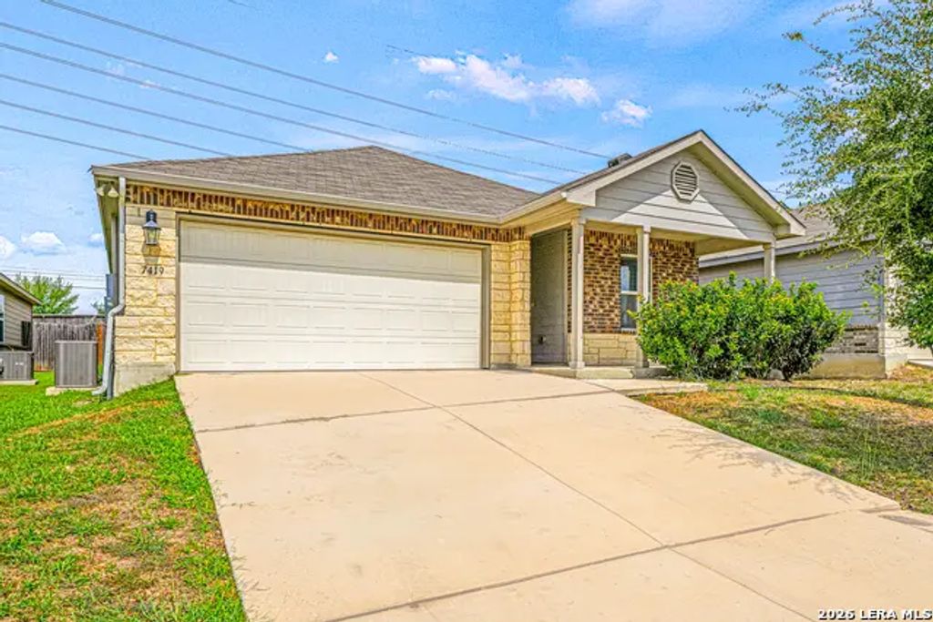 7419 Twin Pine, Converse