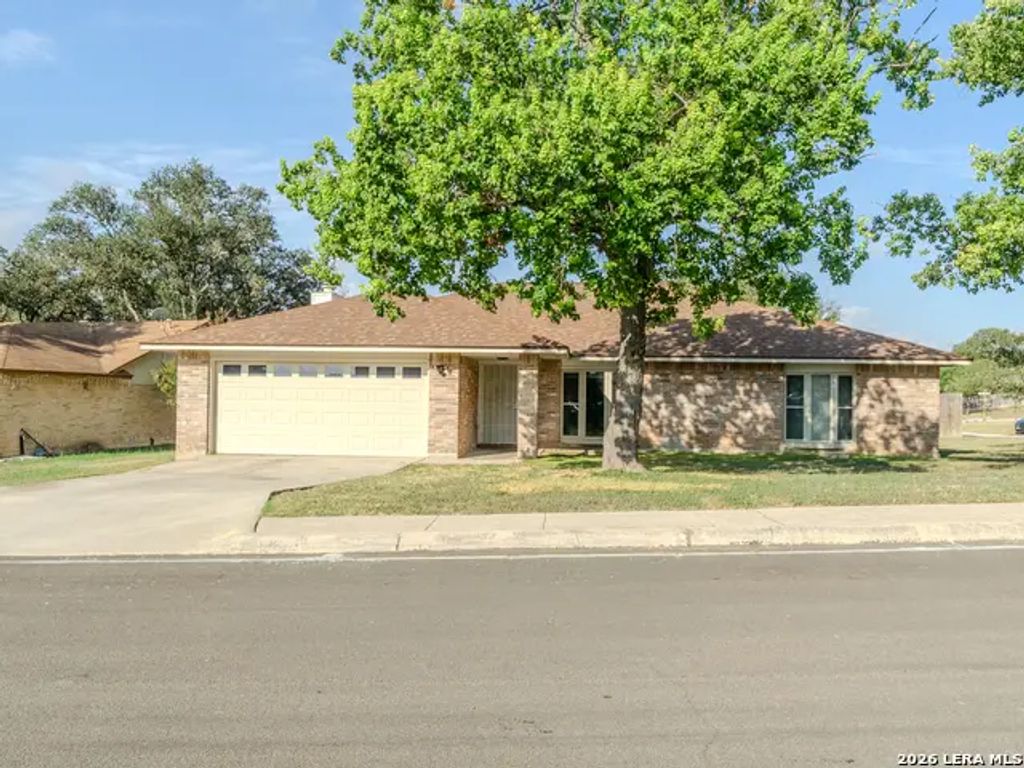8426 Oak Post St, San Antonio